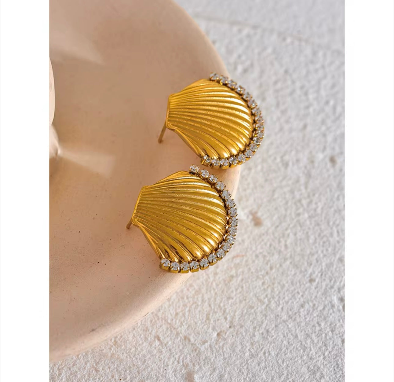 Seashell studs