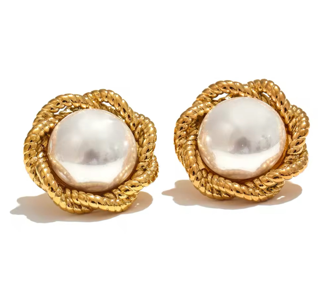 Roselle Pearl stud