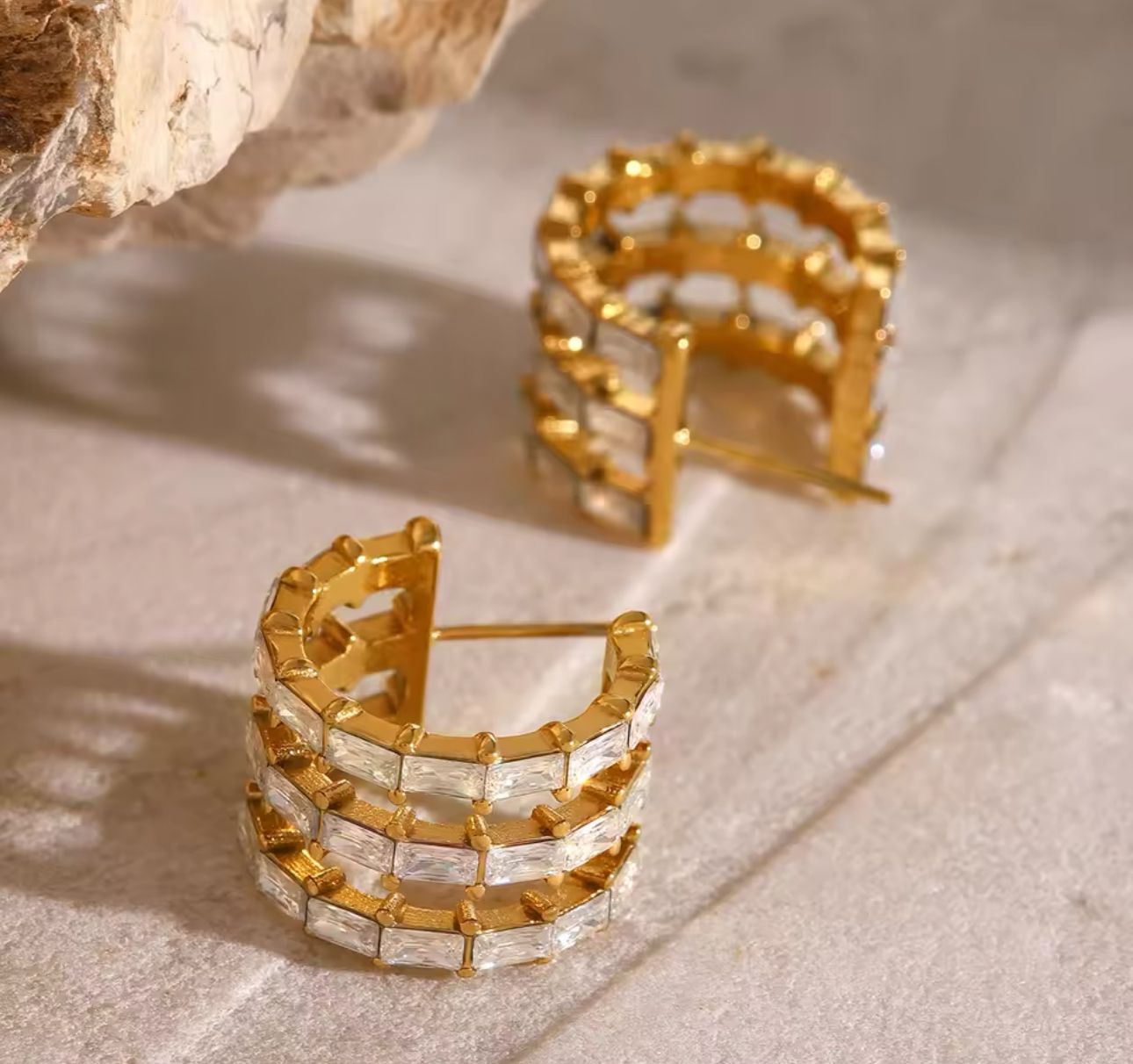 Crystal Curve Earing